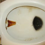 Як очистити унітаз від іржі: чим краще чистити