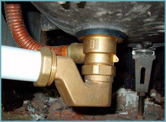 Вибираємо кращу систему злив перелив для ванни