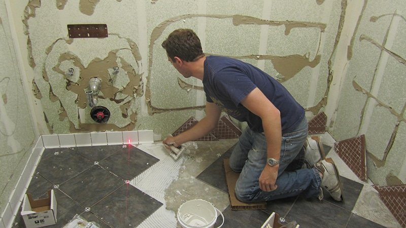 Укладання кахлю у ванній своїми руками