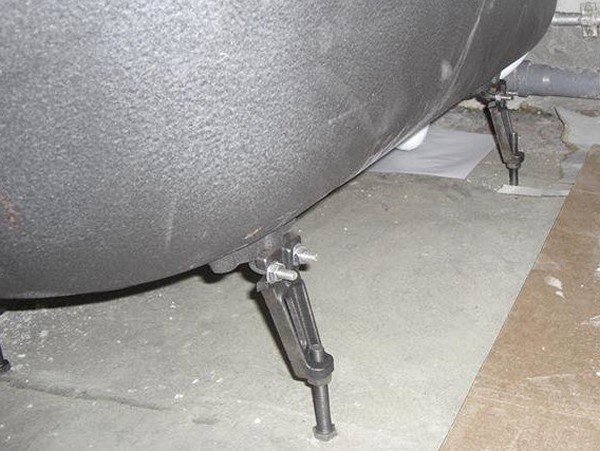 Ніжки для ванни: види і тонкощі установки