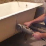 Демонтаж чавунної ванни: вивезення ванн своїми силами