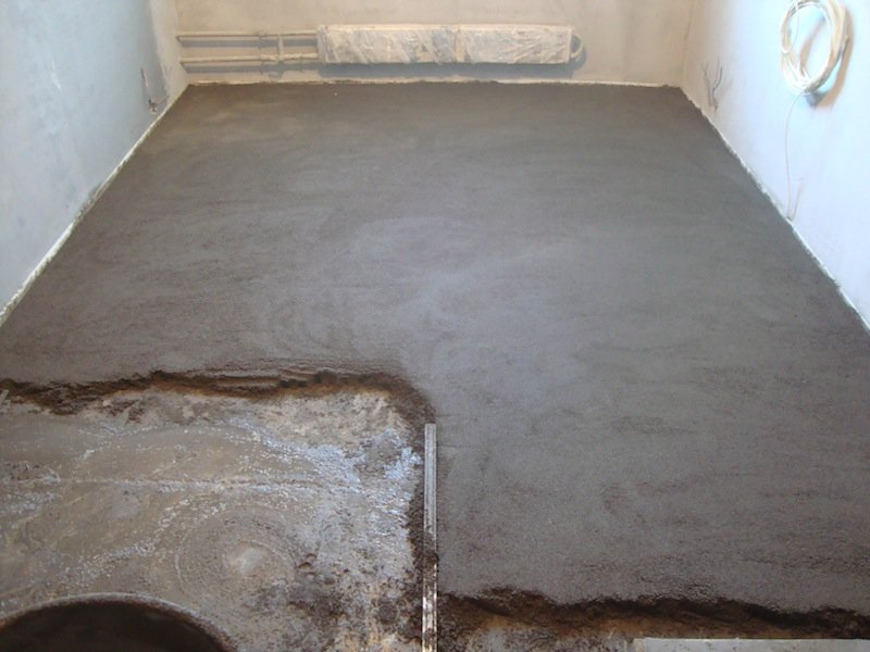 Як покласти плитку на деревяну підлогу: нюанси та етапи роботи у ванній