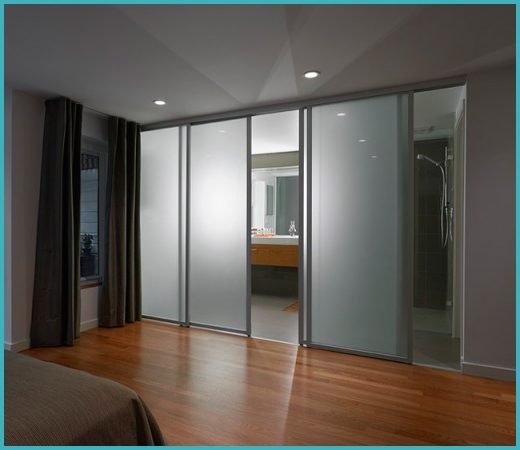 Установка розсувних скляних дверей у ванній і туалеті