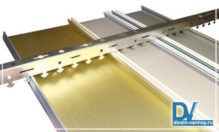 Алюмінієві рейкові стелі для ванної установка панелей і профілю (фото) Алюмінієві рейкові стелі для ванної установка панелей і профілю (фото)