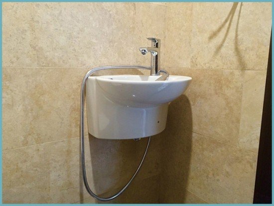 Вибираємо і встановлюємо змішувач з гігієнічним душем (лійкою) для унітазу