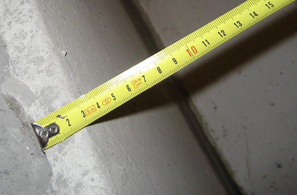 Мінімальний показник товщини стяжки: економимо з розумом