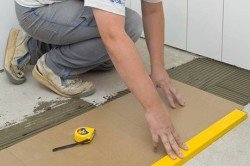 Як правильно класти плитку на підлогу: порядок робіт, схема укладання (відео)