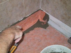 Робимо гідроізоляцію ванної кімнати: що краще використовувати під плитку Робимо гідроізоляцію ванної кімнати: що краще використовувати під плитку