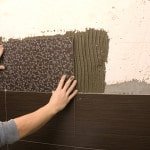 Як класти плитку на стіну у ванній