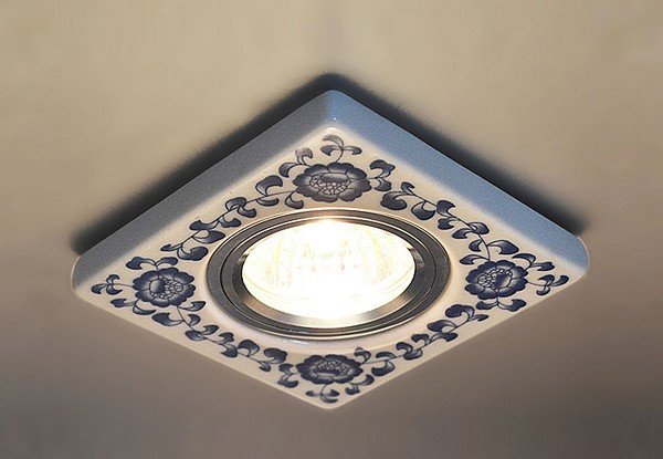 Точкові світильники для ванної: різновиди та особливості монтажу Точкові світильники для ванної: різновиди та особливості монтажу