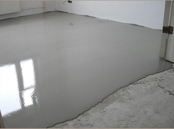 Як вирівняти підлогу під плитку у ванній кімнаті — підготовка і монтаж (фото, відео)