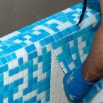 Як класти плитку на стіну у ванній