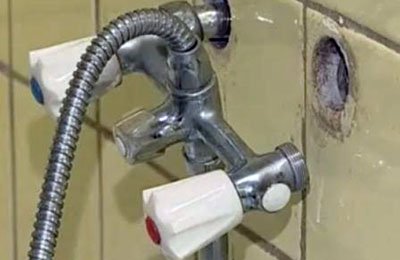 Чому гудуть водопровідні труби і як прибрати гудіння?