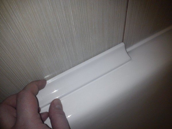 Керамічний куточок для ванни: переваги, як вибрати і як встановити