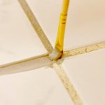 Як очистити шви між плиткою у ванній