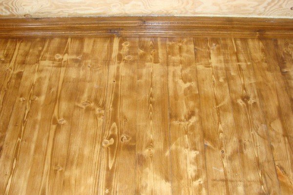 Підлога у ванній кімнаті в деревяному будинку — пристрій та матеріали (фото, відео)