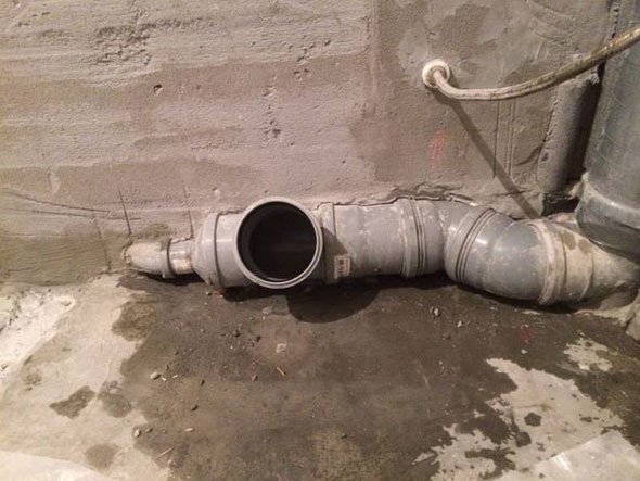 Чому пахне каналізацією у ванній кімнаті і туалеті приватного будинку: причини виникнення неприємних запахів, способи їх усунення