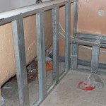 Кріплення ванни до стіни і підлоги: як правильно закріпити Кріплення ванни до стіни і підлоги: як правильно закріпити