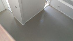 Самовирівнюється наливна підлога своїми руками. Технологія заливки Самовирівнюється наливна підлога своїми руками. Технологія заливки