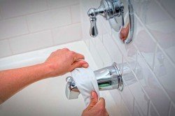 Як і чим очистити ванну, щоб зберегти її красу і глянець Як і чим очистити ванну, щоб зберегти її красу і глянець