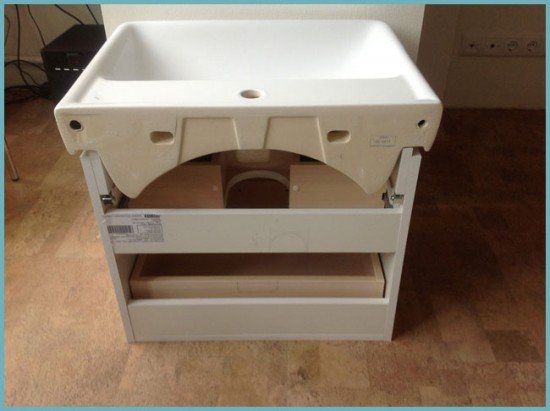 Розбираємося, як правильно закріпити раковину на стіні