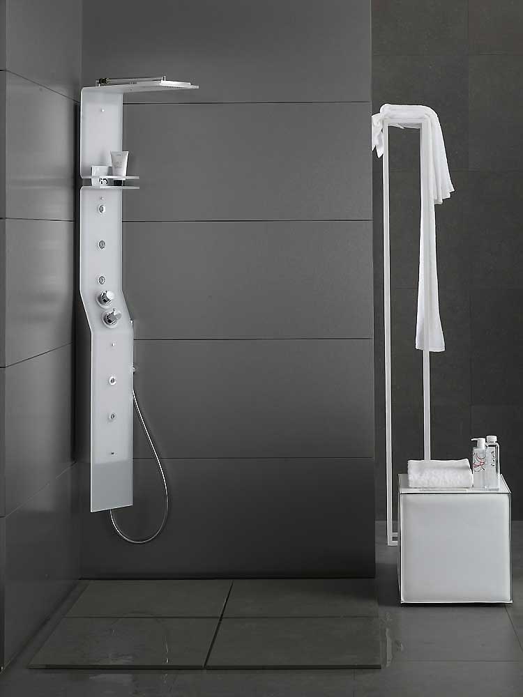 Душова панель з тропічним душем і змішувачем, які бувають види