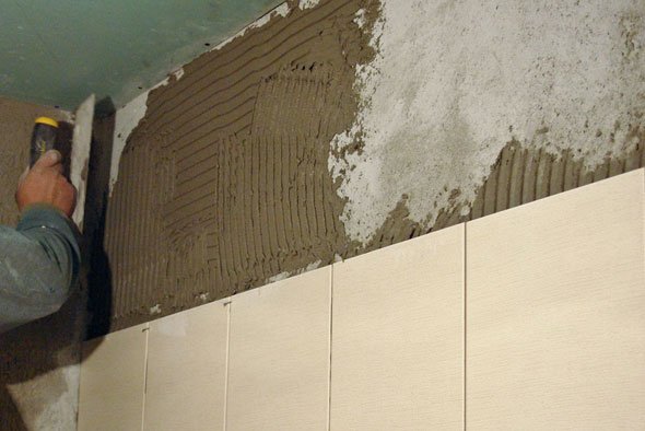 Як правильно зробити укладання плитки у ванній кімнаті своїми руками