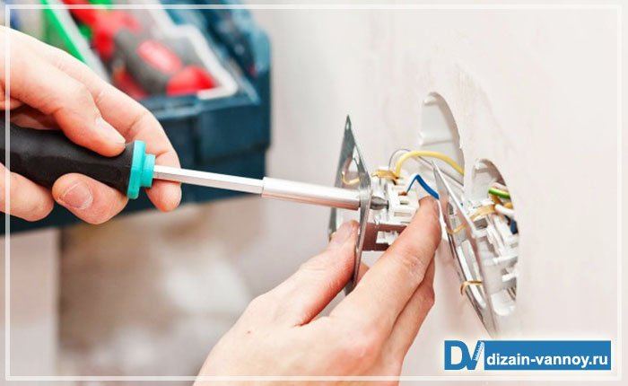 Вологозахищені розетки для ванної кімнати і установка