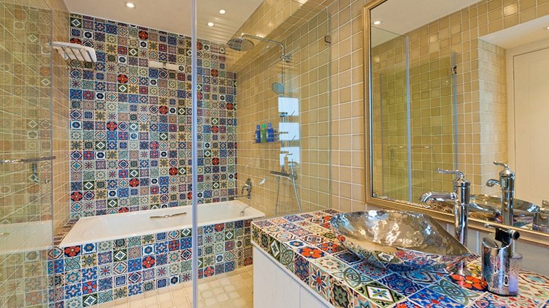 Кахель для ванної кімнати: фото поєднання кольорів