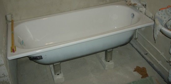 Як правильно виконується установка сталевої ванни, важливі моменти