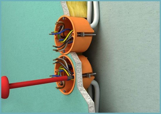 Встановлюємо розетки у ванній: зручно і безпечно