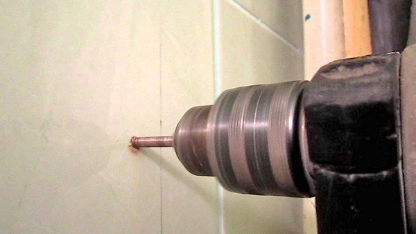 Як свердлити кахель: сучасні інструменти та їх практичне застосування