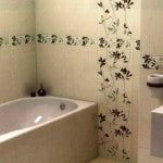 Фото плитка у ванній з малюнком: красива синя