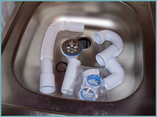 Вибираємо правильний сифон для кухонної мийки (раковини)
