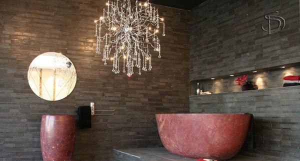 Ванна з каменю — види, плюси і мінуси (фото і відео)