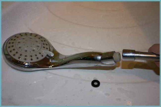 Ремонт душової кабіни і піддону: усуваємо причини і несправності своїми руками