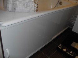 Екран під ванну з пластикових панелей: робимо своїми руками