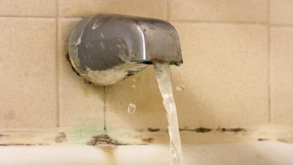 Як відбілити ванну в домашніх умовах — фото та відео інструкція