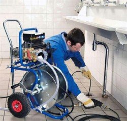 Забилася каналізація: чим прочистити засмічення і які засоби для чищення труб вибрати Забилася каналізація: чим прочистити засмічення і які засоби для чищення труб вибрати