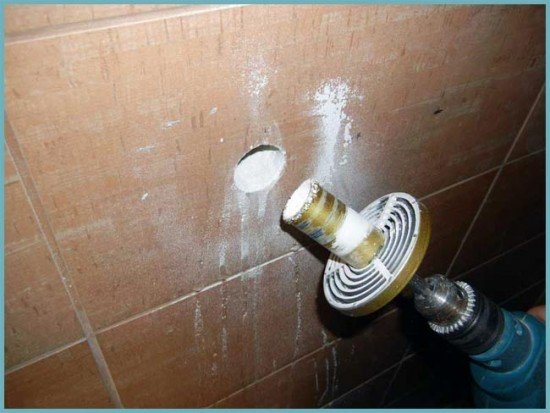 Чим можна свердлити керамограніт?