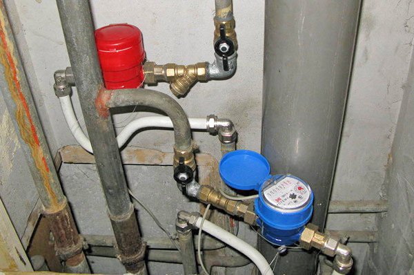 Як встановити лічильник на воду: необхідні матеріали та інструменти, послідовність виконання робіт Як встановити лічильник на воду: необхідні матеріали та інструменти, послідовність виконання робіт