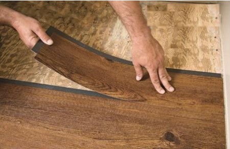 Настінна плитка у ванну кімнату, які є види і як вибрати