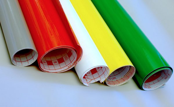 Самоклеючі шпалери для ванної (плівка) — види і дизайн (фото, відео)