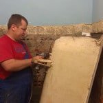 Демонтаж чавунної ванни: вивезення ванн своїми силами