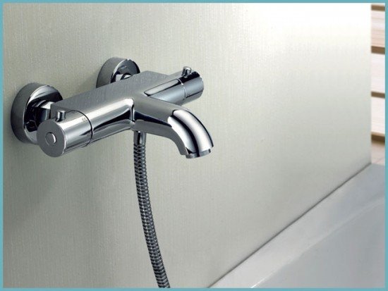 Який вибрати змішувач з душем для установки у ванній