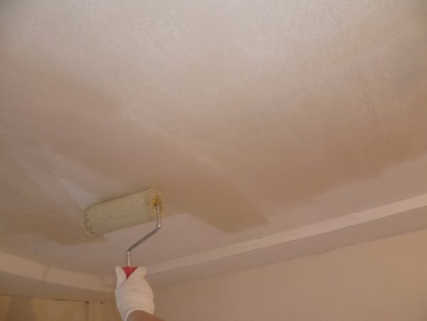 Алюмінієвий стеля у ванній своїми руками — вибір і установка (фото, відео)