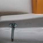 Установка і кріплення бачка до унітазу Установка і кріплення бачка до унітазу