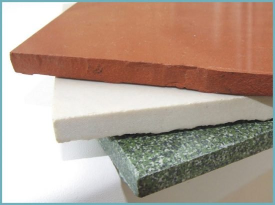 У чому відмінності між керамічною плиткою і керамогранітом, що краще вибрати