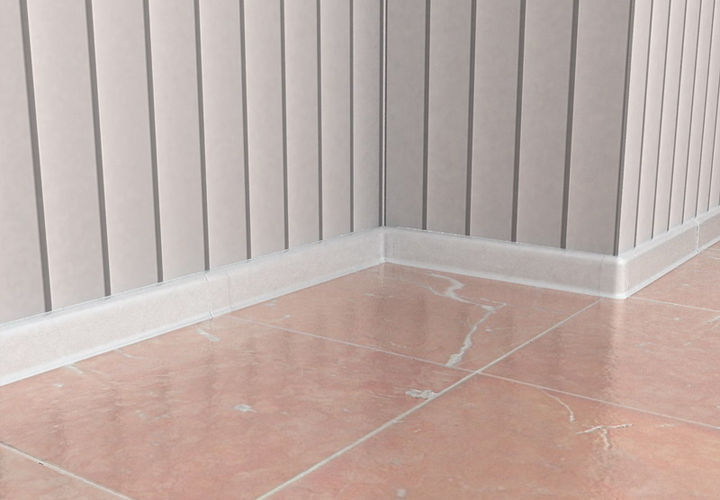 Плінтус для ванної, які бувають види та правила вибору