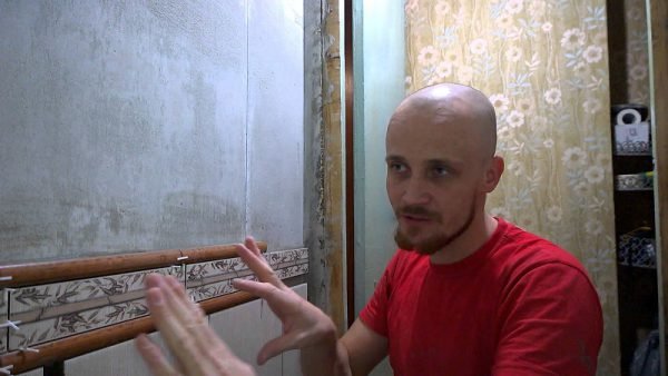 Керамічний декор для ванної, види кутових бордюрів (фото, відео)